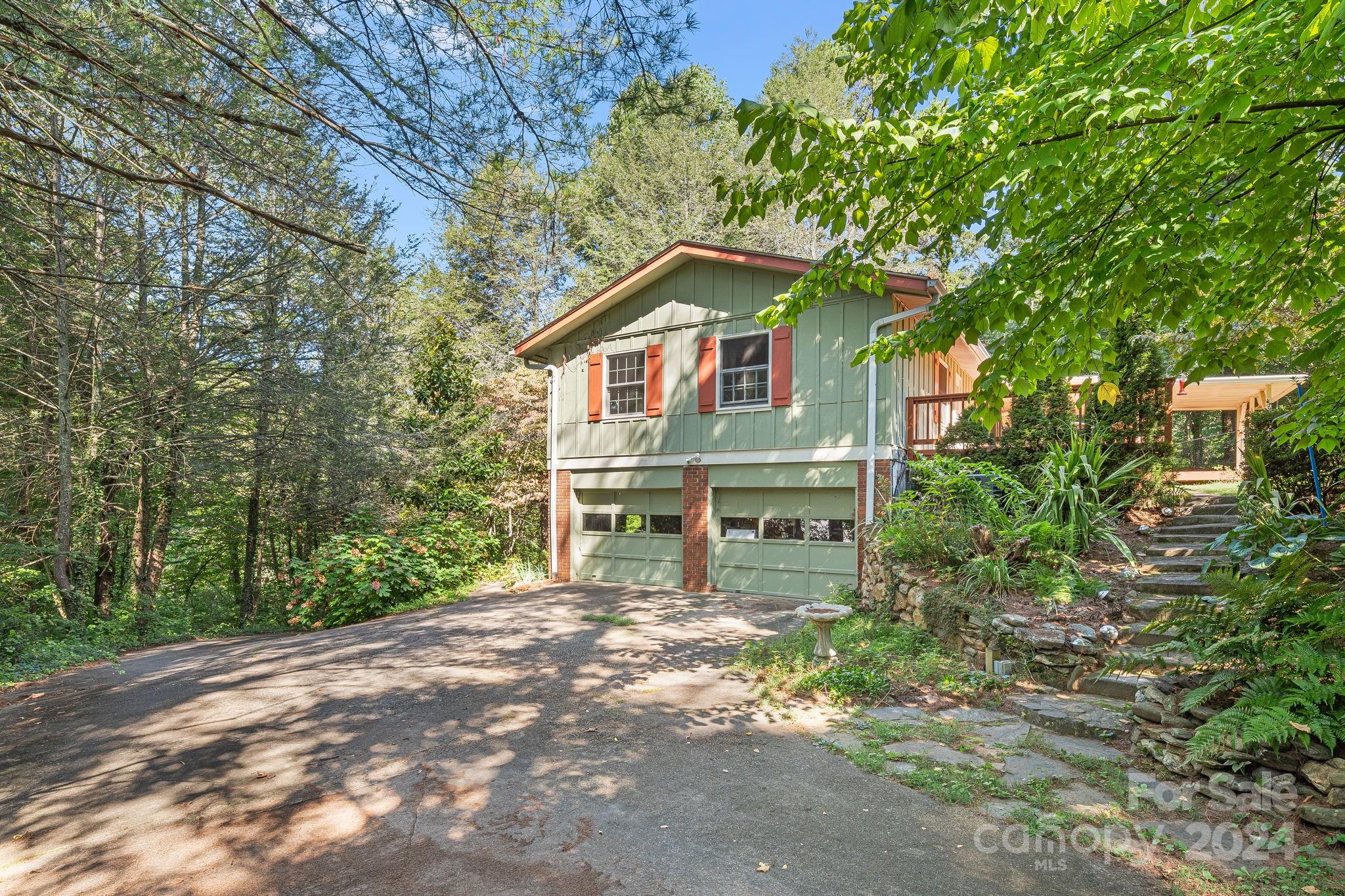 19 Brookcliff Drive