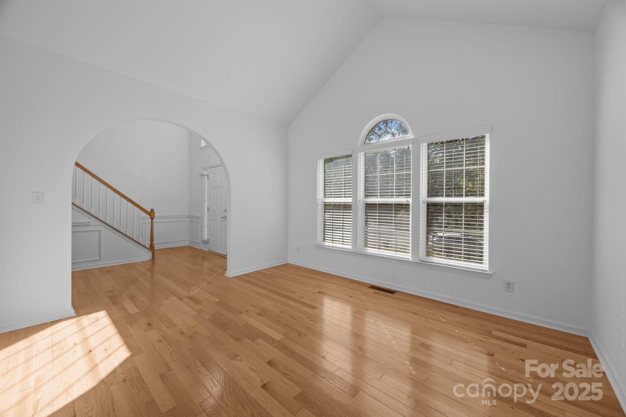 6623 Elfreda Road