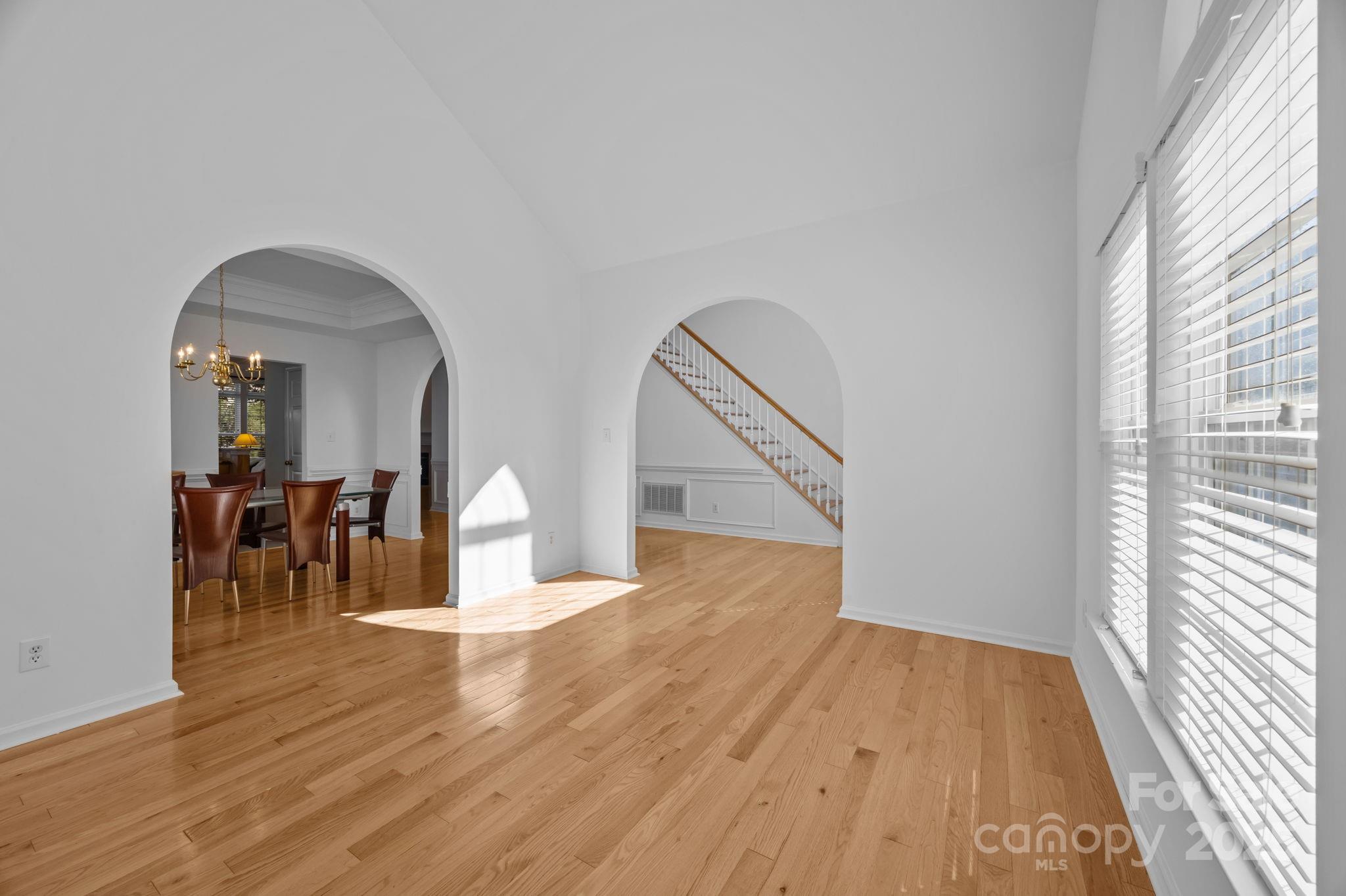 6623 Elfreda Road