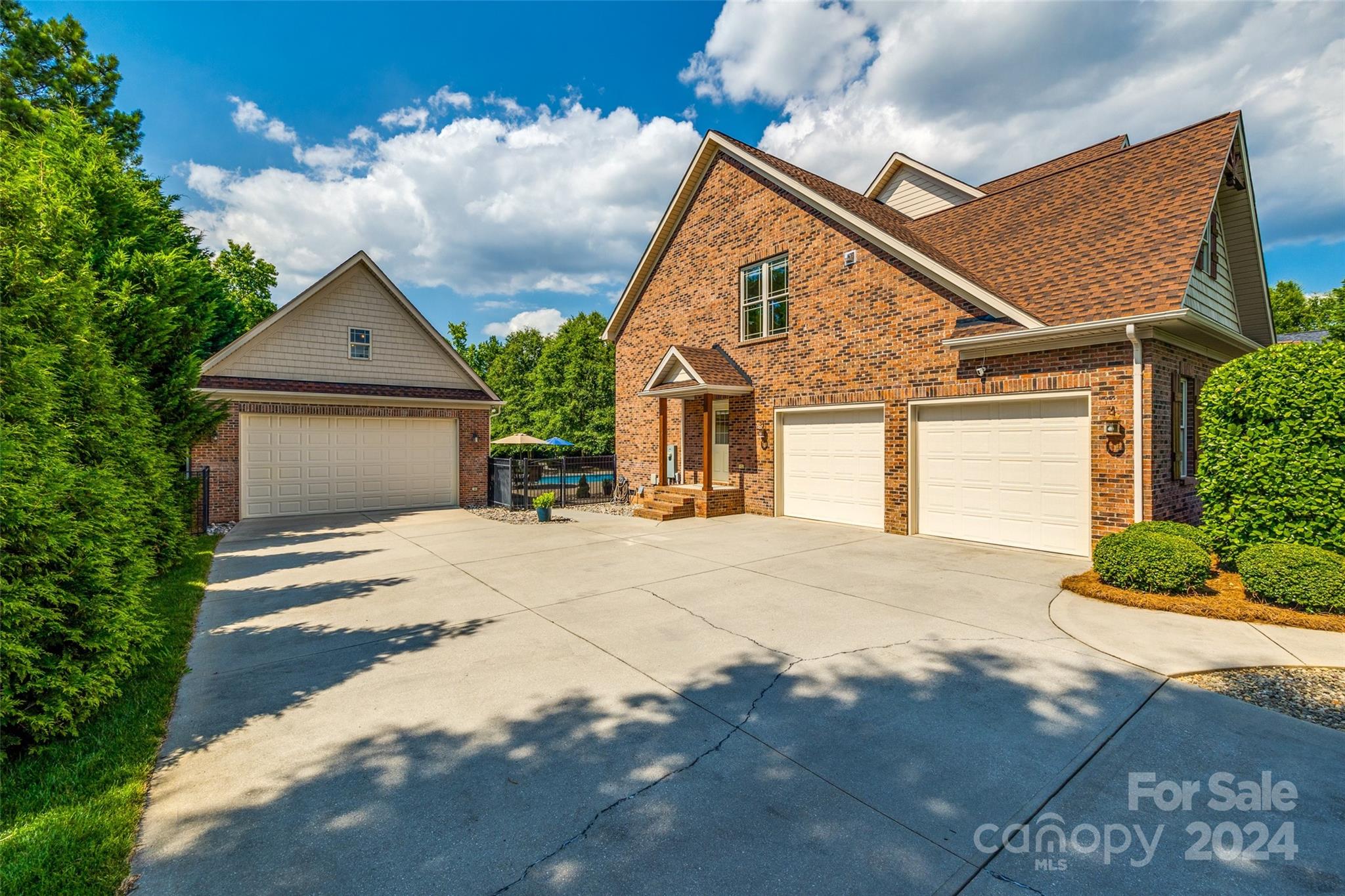 Holland Springs - Residential