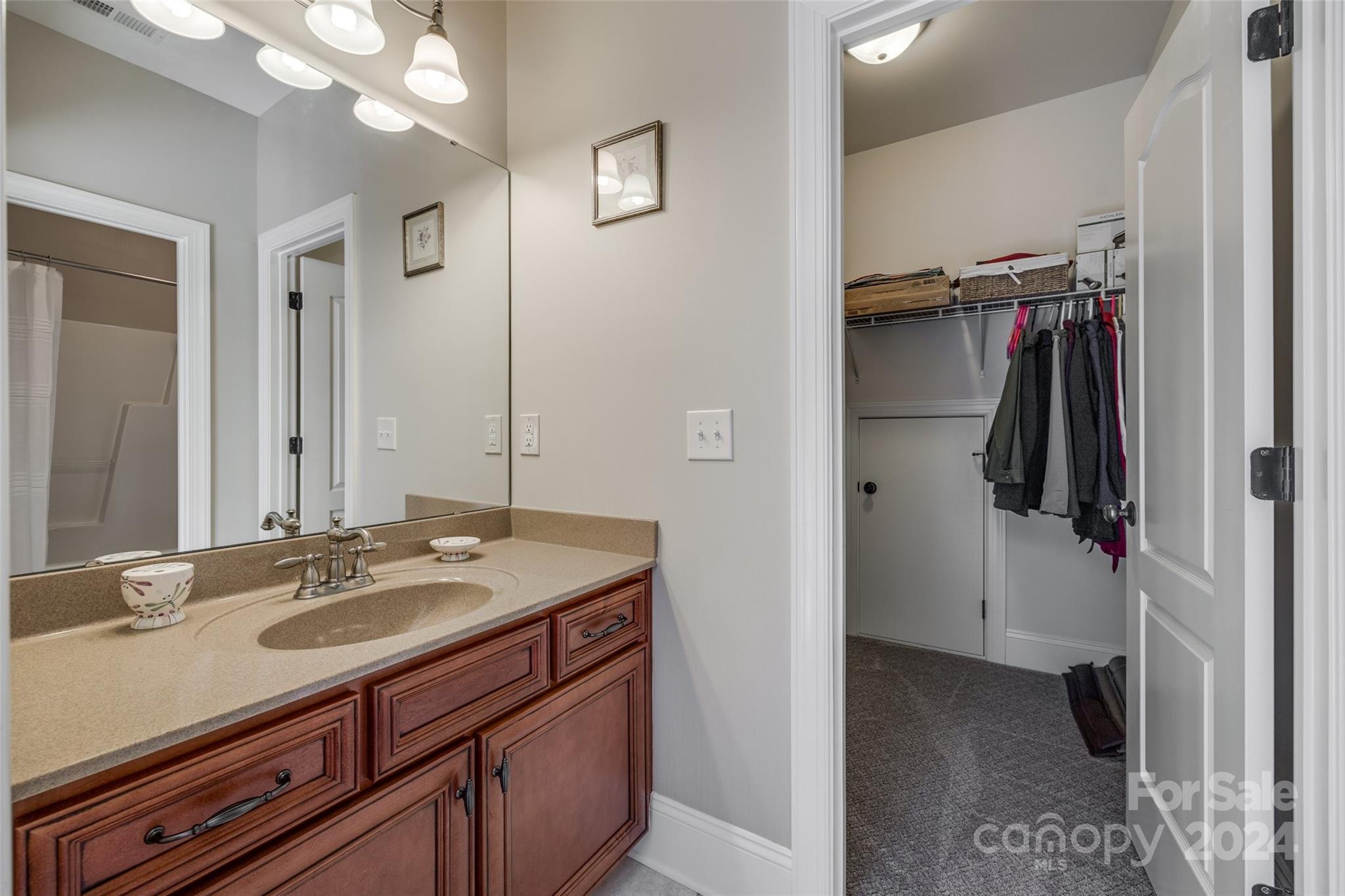 Holland Springs - Residential