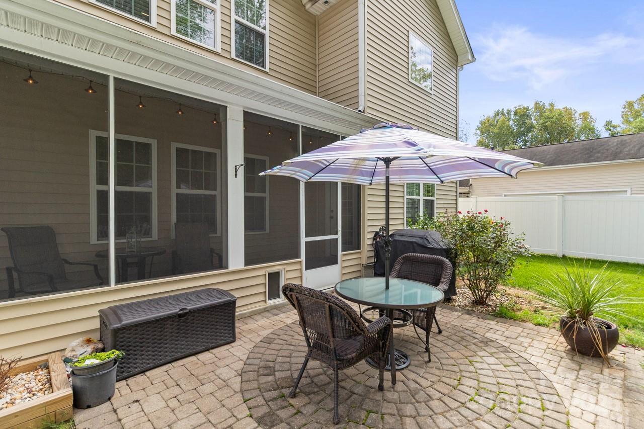 10125 Meadow Crossing Lane