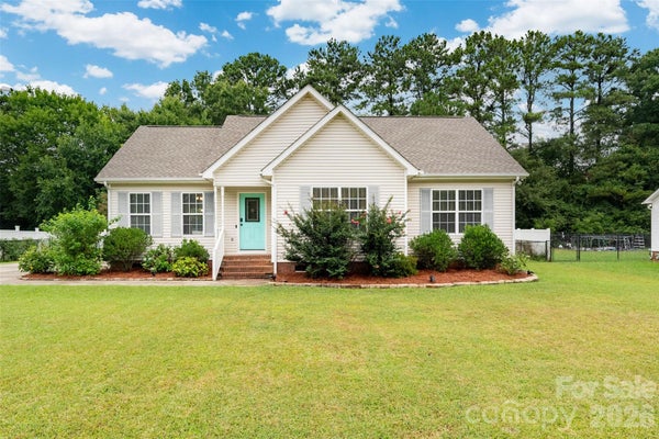 1382 SULLIVAN ST, ROCK HILL, SC 29730 - Image e8a44c749e13a4cd4822cbe33bd9cd48/468179750
