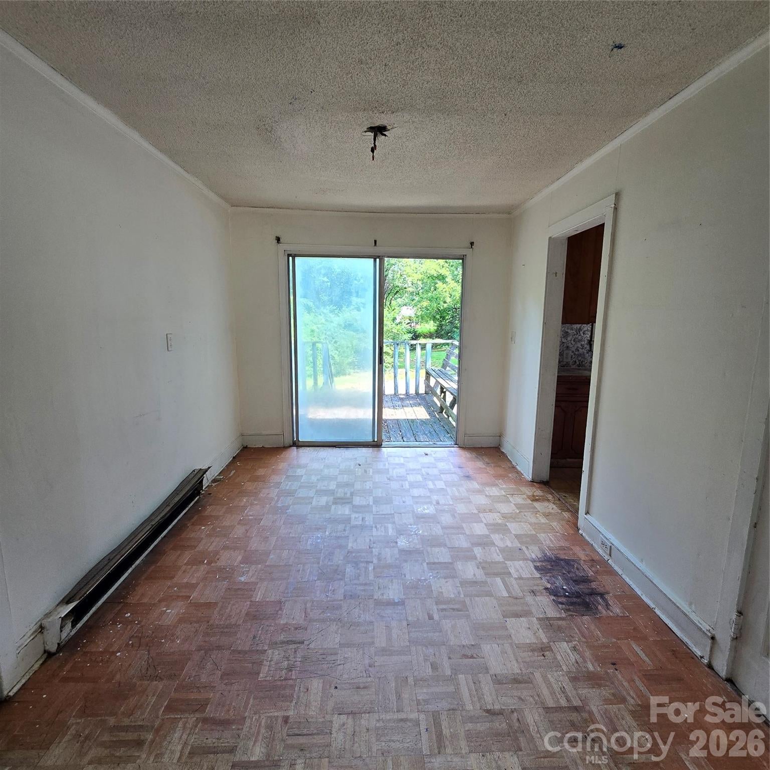 230 W Presnell Street