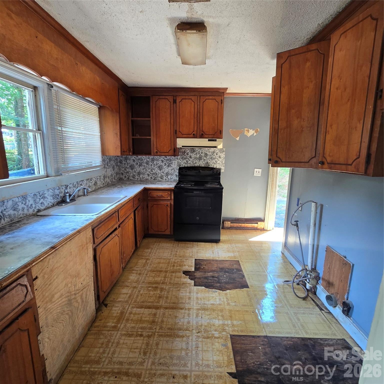 230 W Presnell Street