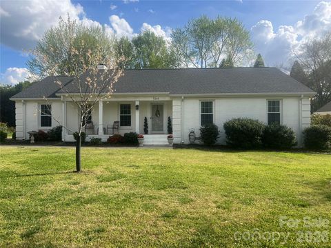 Photo of 7245 Hopeton Road, Charlotte, NC 28210 (MLS # 4364699)