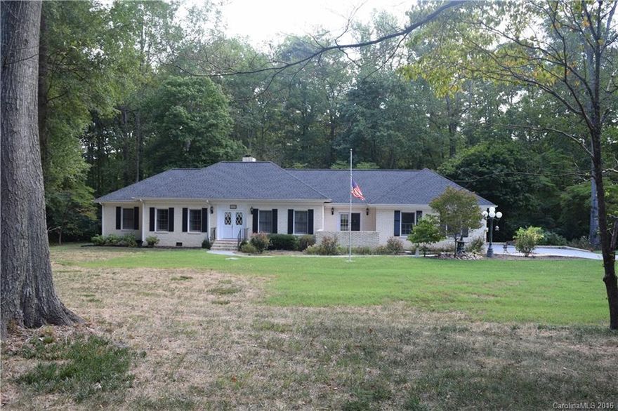 Cute as a button ranch in Pennington Meadows on a large private lot! Beautiful front yard with courtyard and double door entrance.  Formal living and dining room.  Great room have a wonderful view of the outdoor area!  In-gound pool w/ deck, patio and fenced for privacy! Storage bldg is wired and has plumbing.Great home for entertaining! Quiet neighborhood! Rock Hills best kept secret! Additional Tax Map# 544-00-00-105 for a total of 3.73 acres.*Age of home is approximate.