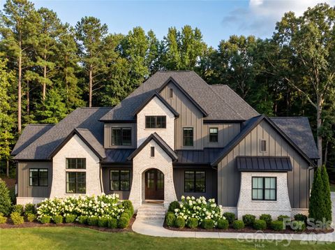 Photo of 612 Wisteria Vines Trail, Fort Mill, SC 29708 (MLS # 4345926)