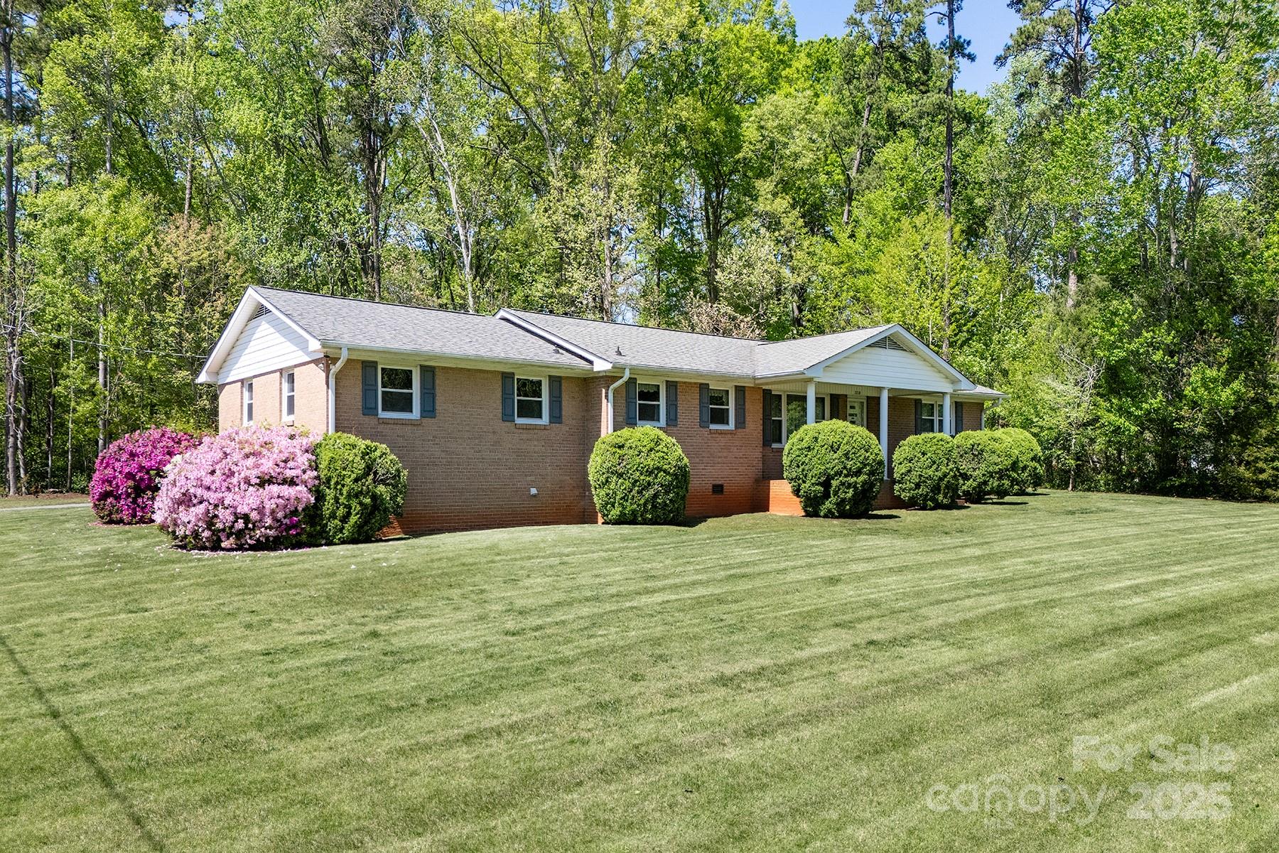 2218 Woodcrest Drive