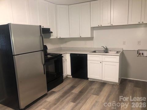 Photo of 423 Edgegreen Drive, Charlotte, NC 28217 (MLS # 4379314)