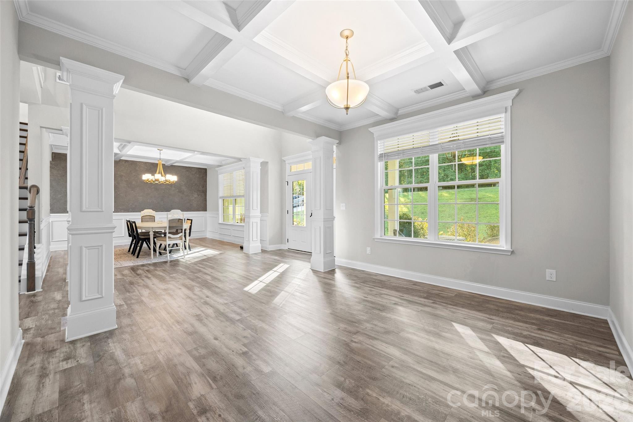 2633 Lakefront Drive