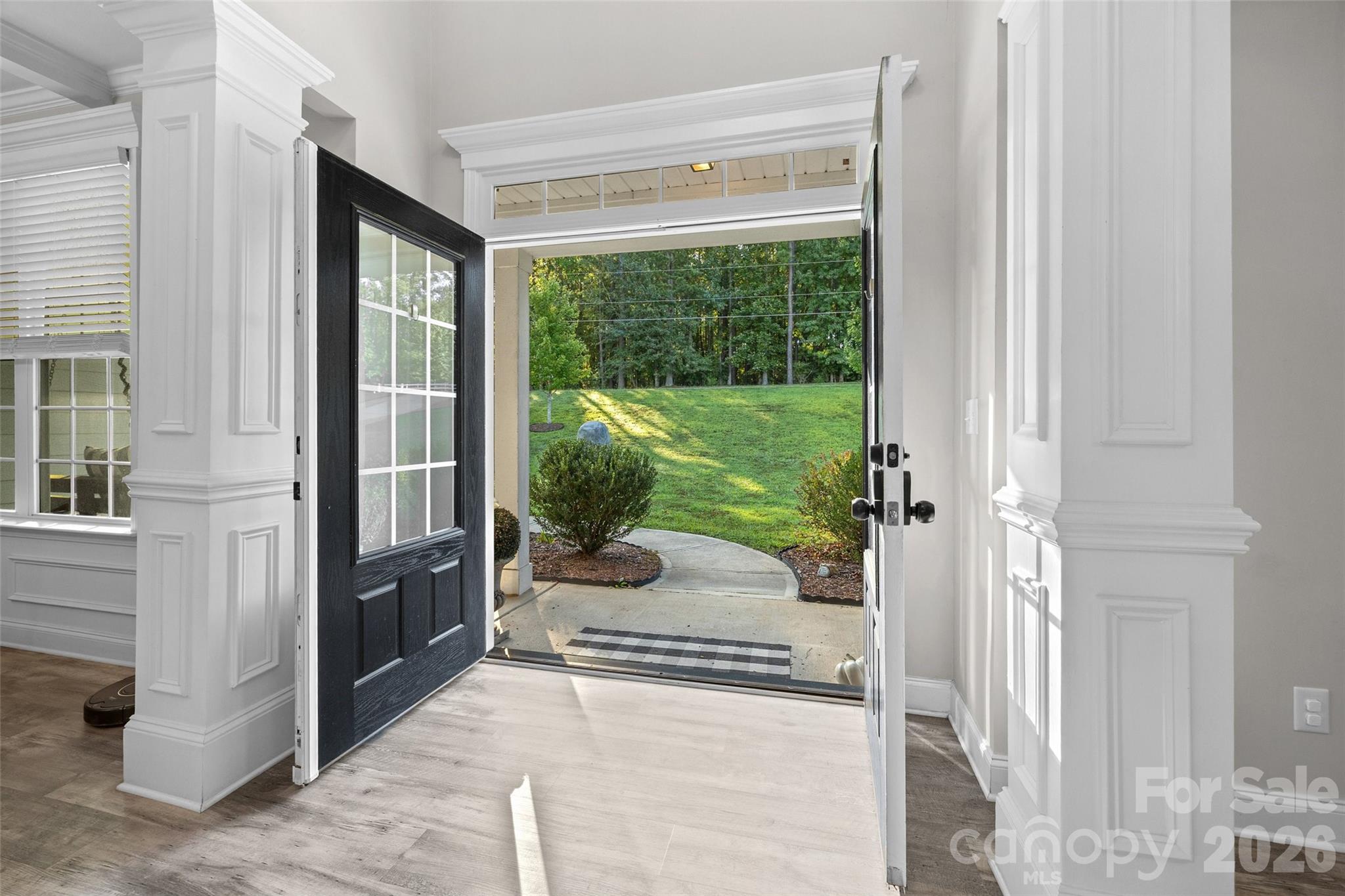 2633 Lakefront Drive