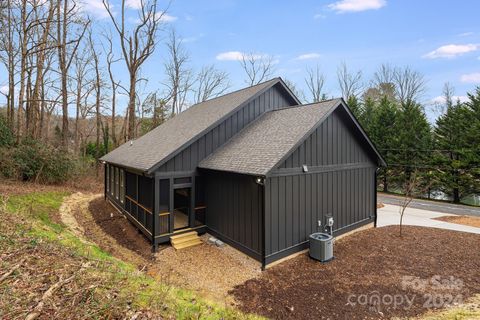 A home in Hendersonville