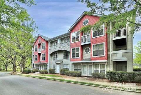 Photo of 1140 W 1st Street, Charlotte, NC 28202 (MLS # 4328114)