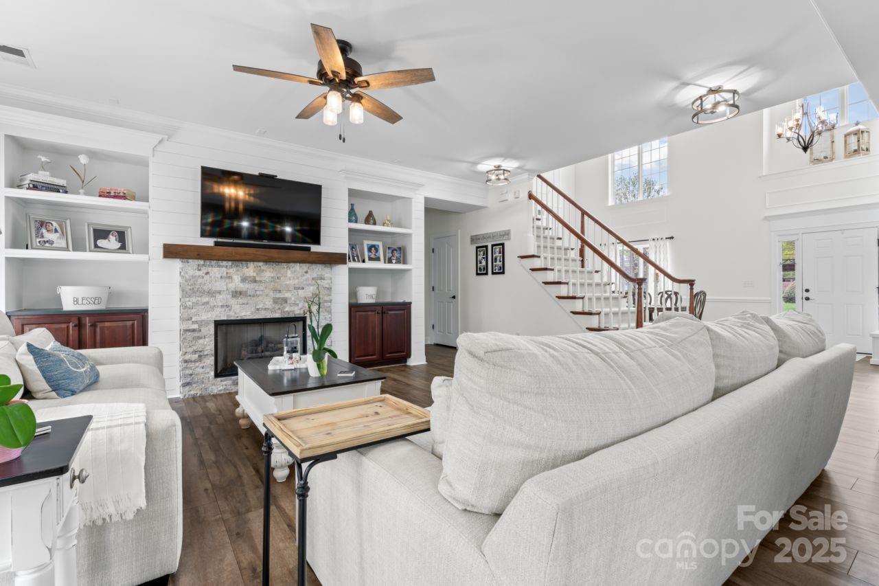 1016 Spanish Moss Road