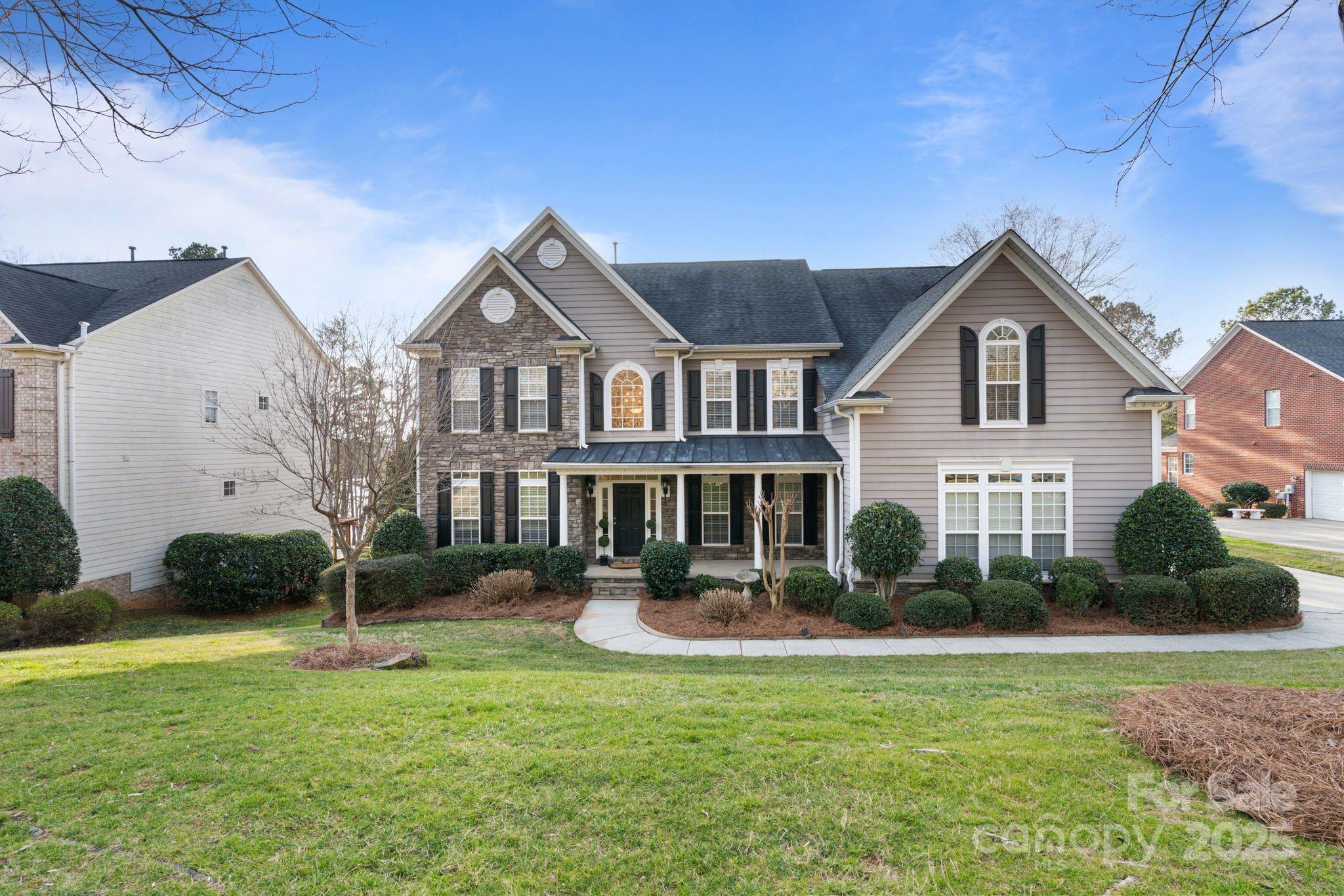 208 Woodwinds Drive