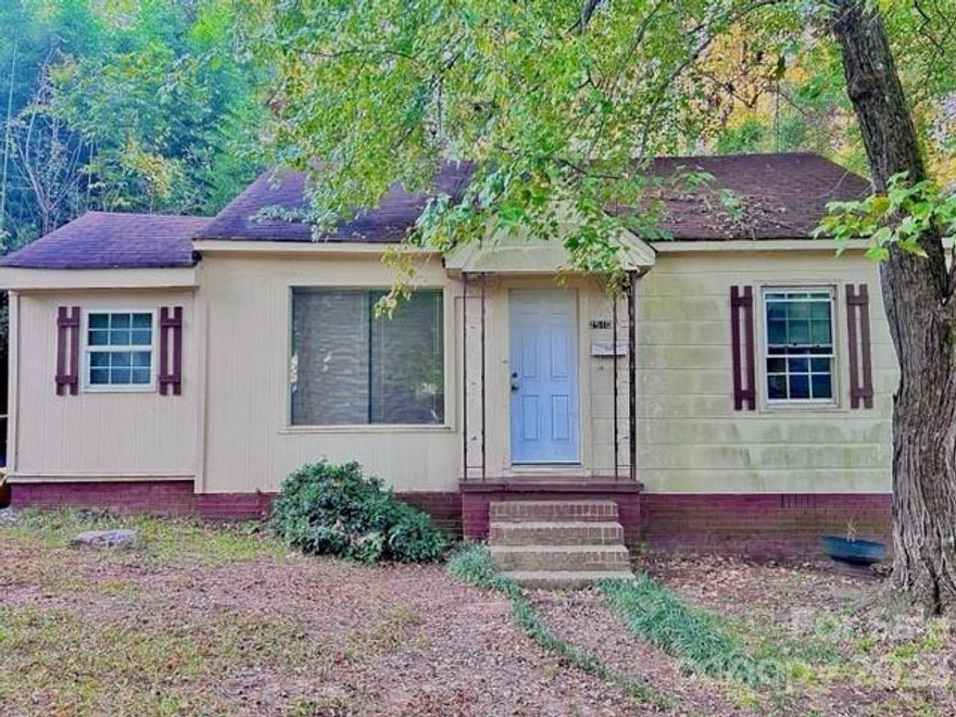 Rare find just minutes from downtown and airport. *** Home sold as is***  Perfect opportunity for investors-1940's home in need of some TLC.   Duplex is subject to a lease for back unit through December 31st, 2023.  No showings due to tenant occupancy until under contract for back unit. Managed by TR Lawing.  Front unit is available to show.  Bathroom has been taken down to studs. New tub and surround has been purchased and are in the bathroom.  Recommendation from contractor is to replace all plumbing.  No formal quote but verbal estimate is $15,000 or less for crawl space work needed on some of the floor joist and piers.  Original hardwood floors have just been refinished. Please use caution when viewing as bathroom is torn out.  There is currently no water on for the front unit.