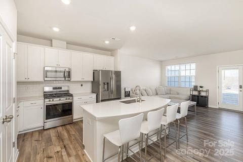 6048 Chelsea Oaks Ridge Tega Cay SC 29708