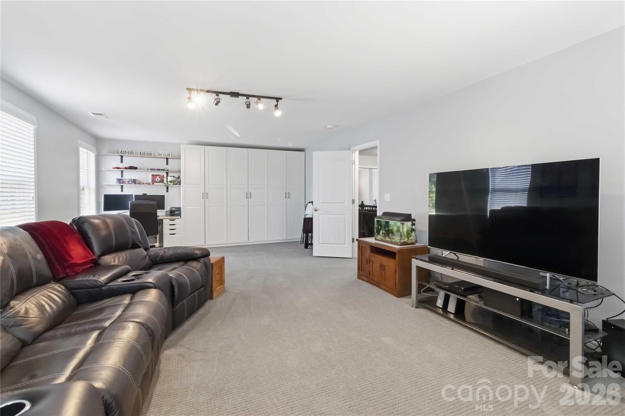 Lake Ridge - Residential