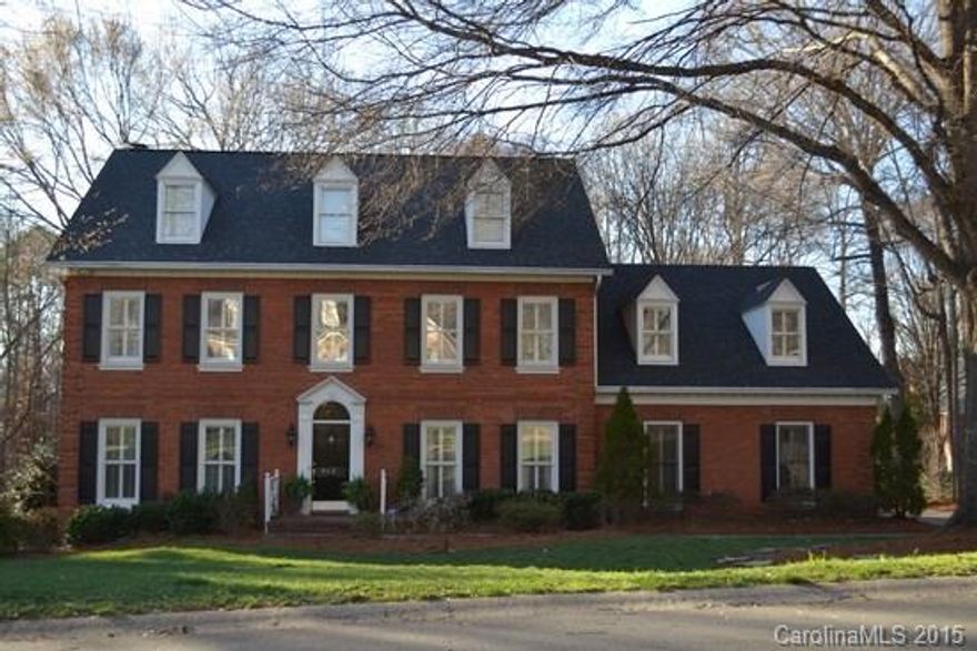 Traditional Park Crossing home located on a private wooded cul-de-sac lot. This immaculate and professionally decorated all brick home features: hardwoods throughout, spacious kitchen with granite countertops, sub-zero refrigerator, professional grade appliances, center island, and breakfast room. This home has an exquisite master suite with newly renovated master bath with travertine counters, marble shower floor, spa bathtub, and heated floors. Many other updates including new roof in 2012.