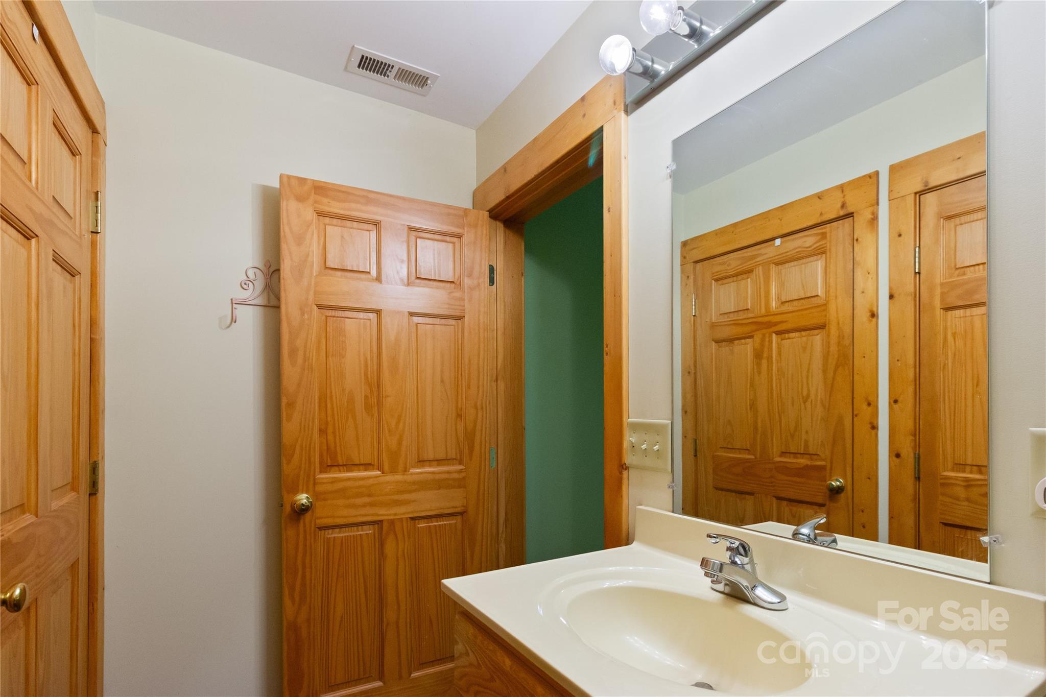 Cabin Cove - Residential