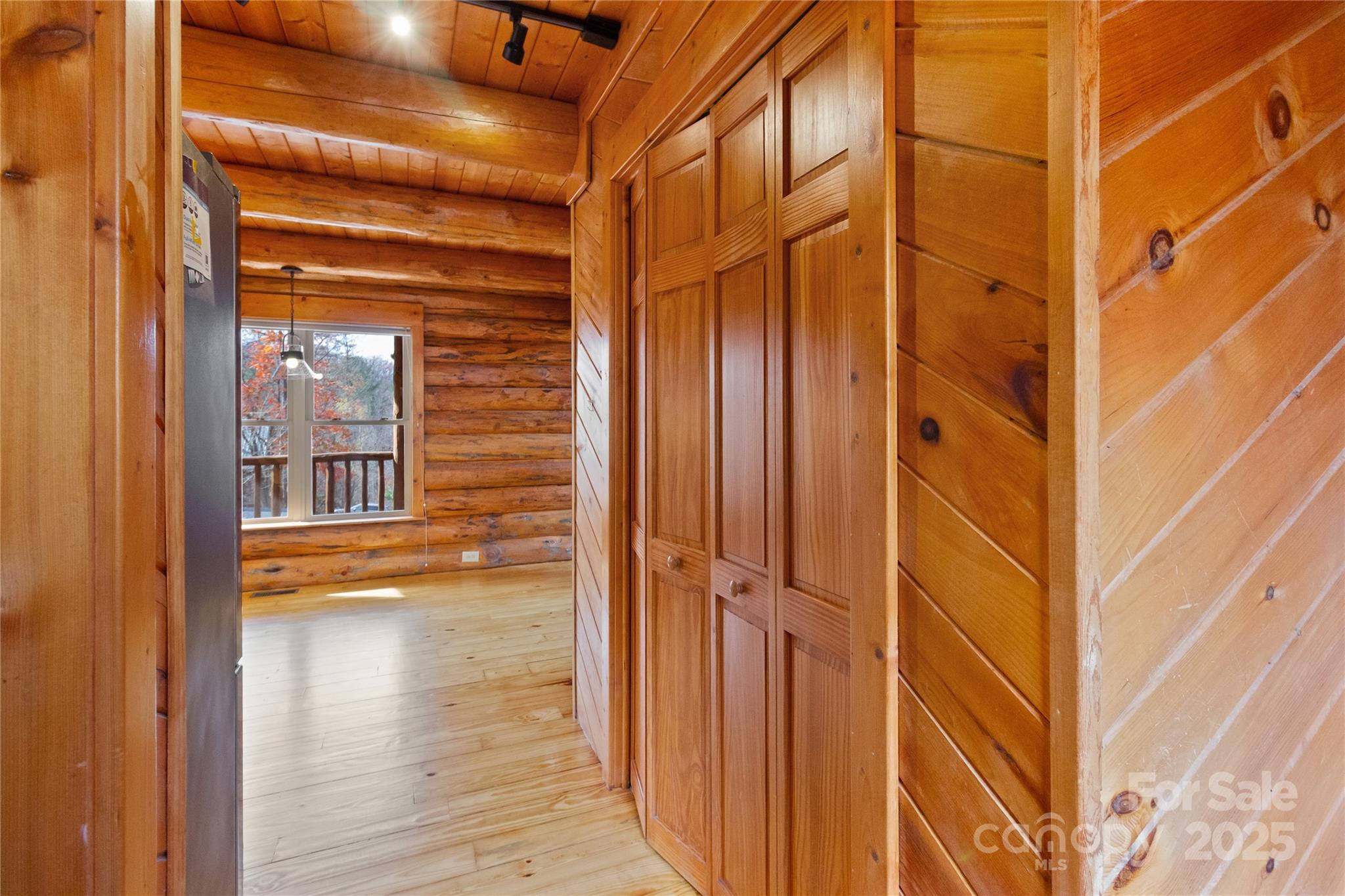 Cabin Cove - Residential