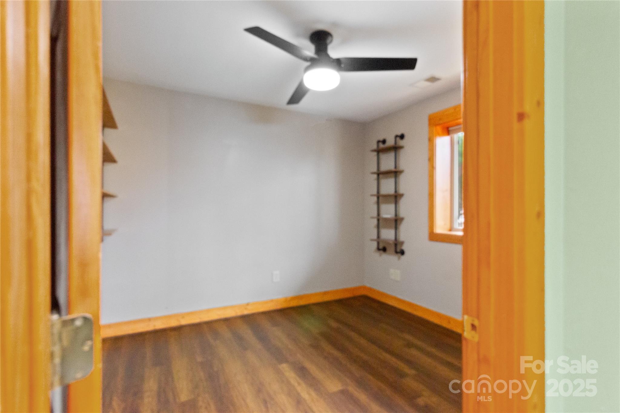 Cabin Cove - Residential