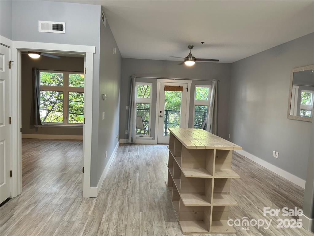 125 Clingman Avenue 203