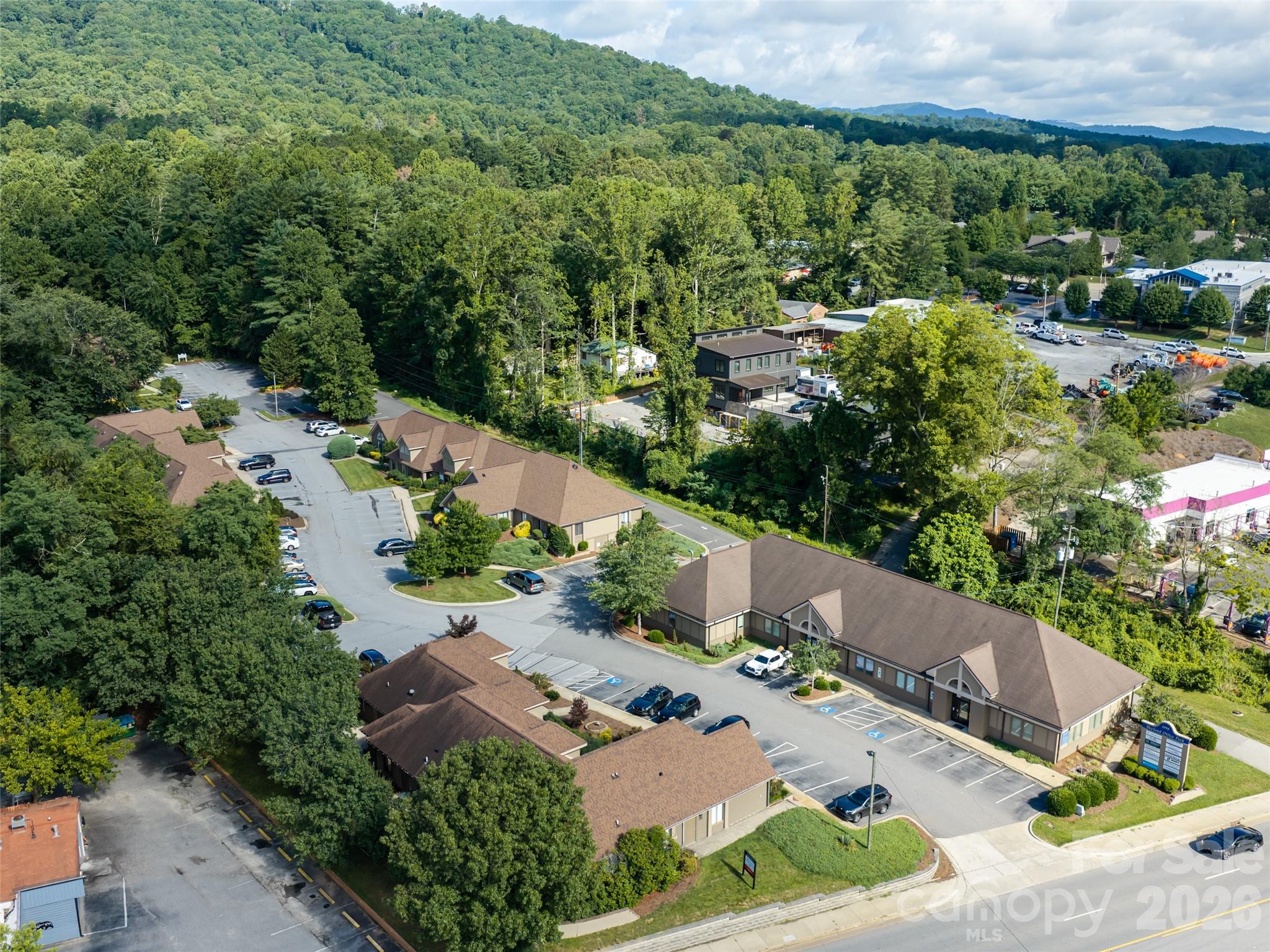 1998 Hendersonville Road 40 & 45