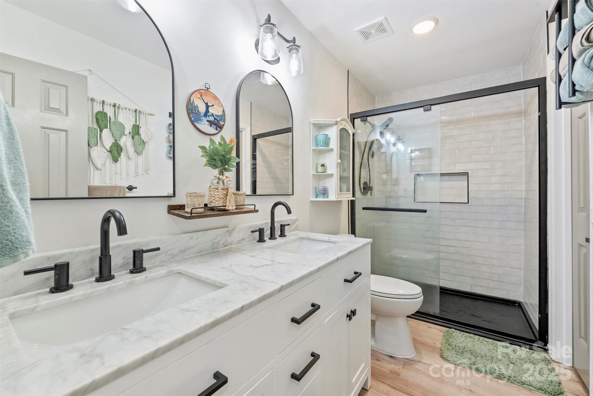 Tega Cay - Residential