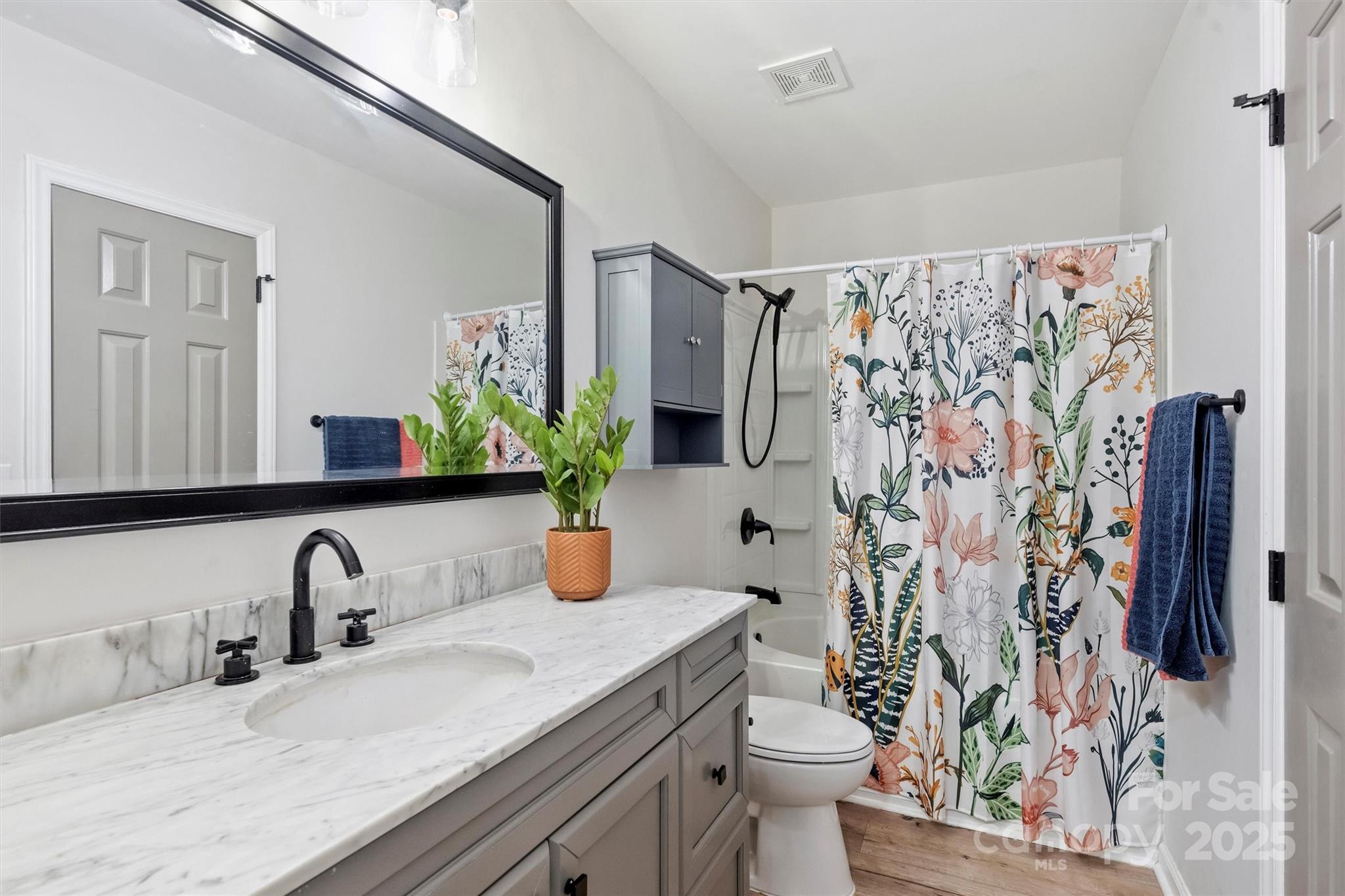 Tega Cay - Residential