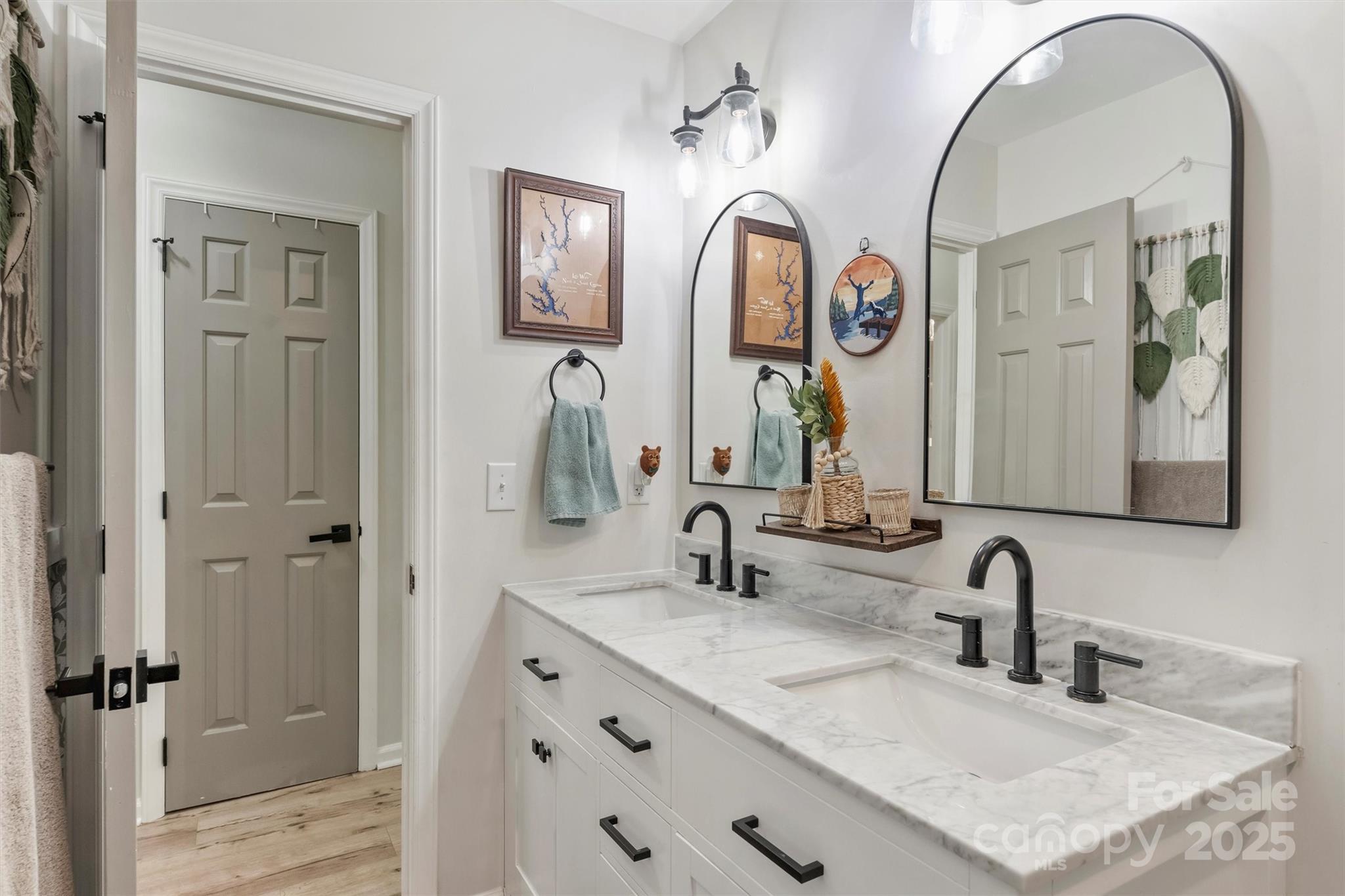 Tega Cay - Residential