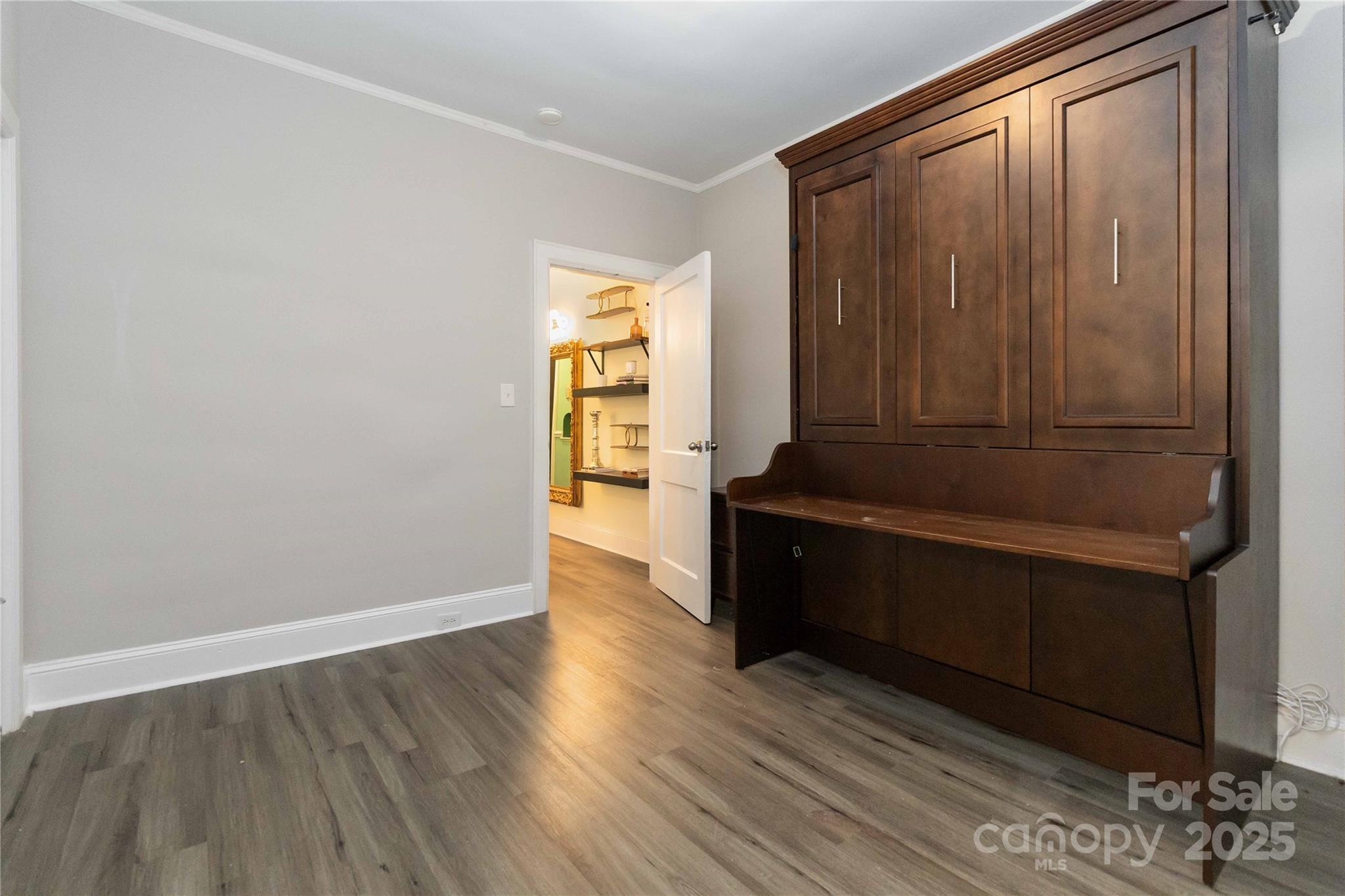 811 E Morehead - Residential