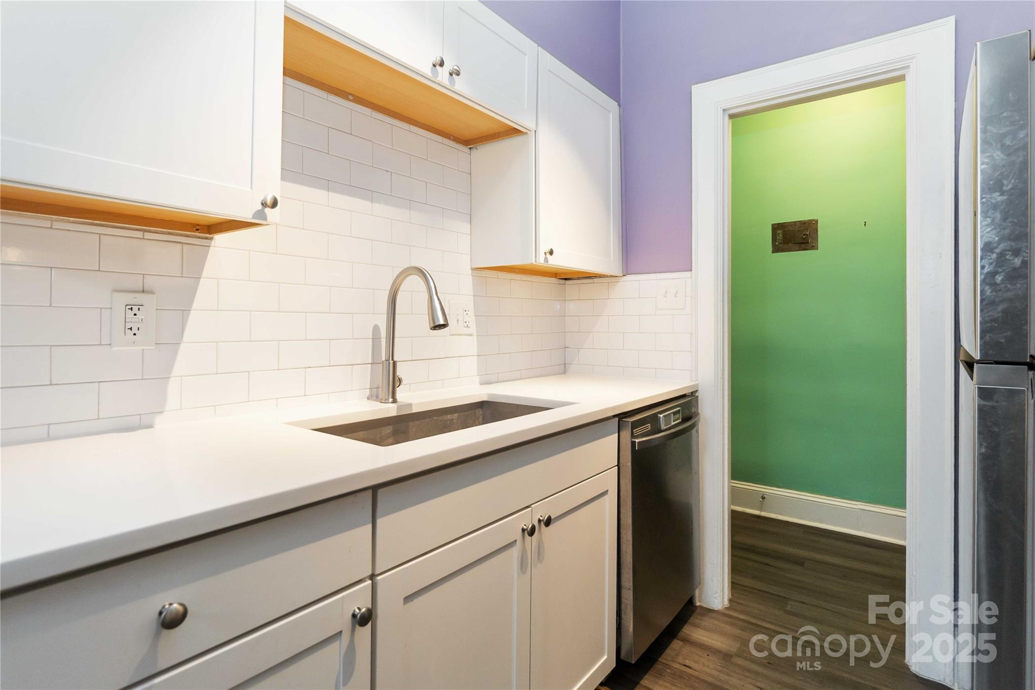 811 E Morehead - Residential