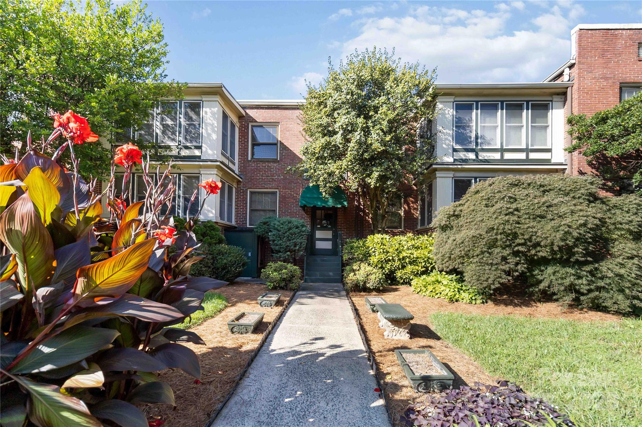 811 E Morehead - Residential