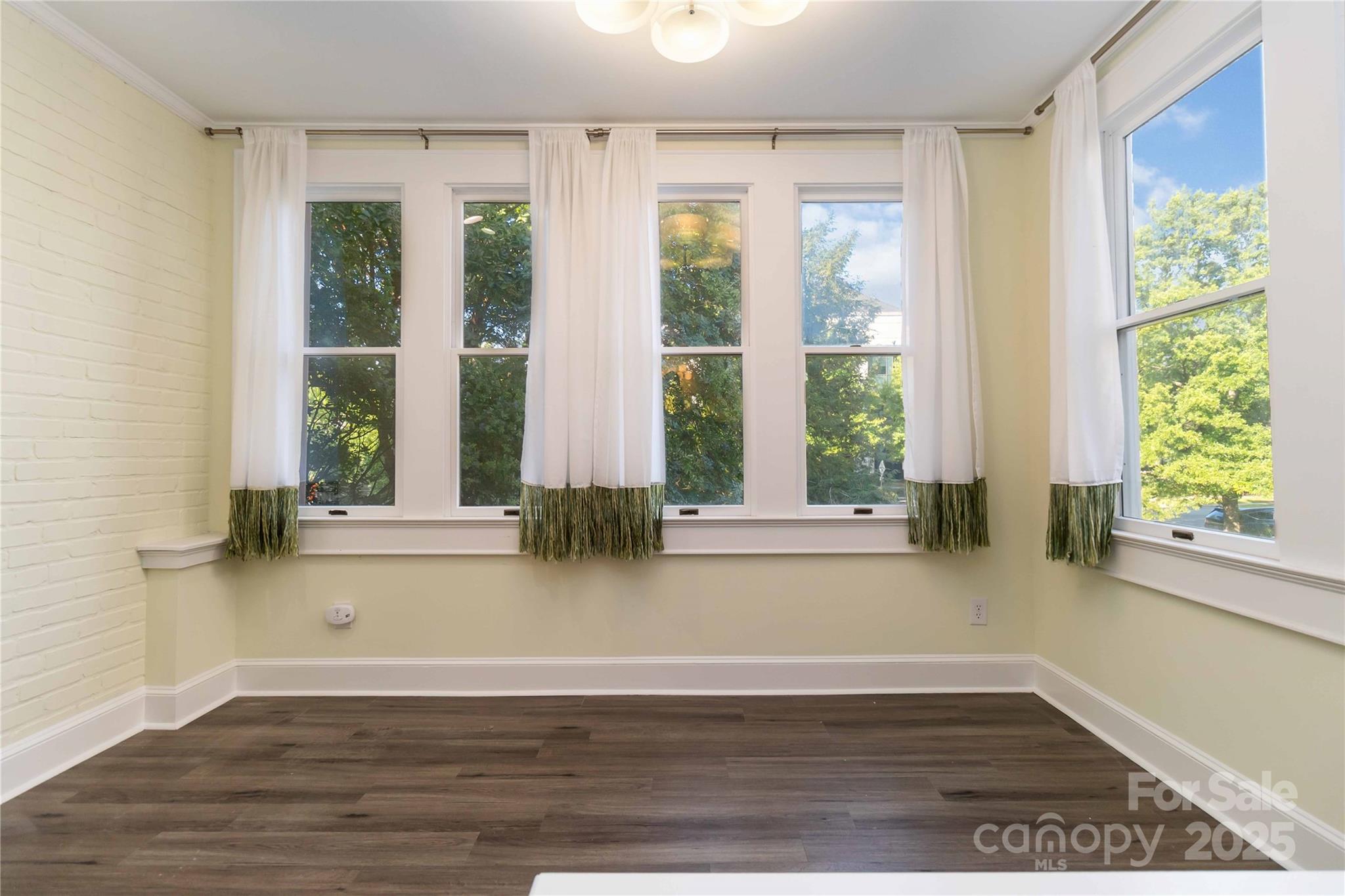 811 E Morehead - Residential