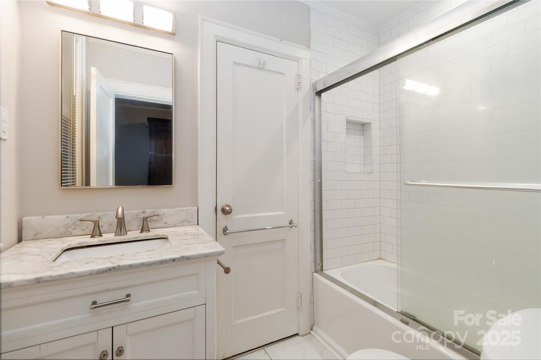 811 E Morehead - Residential