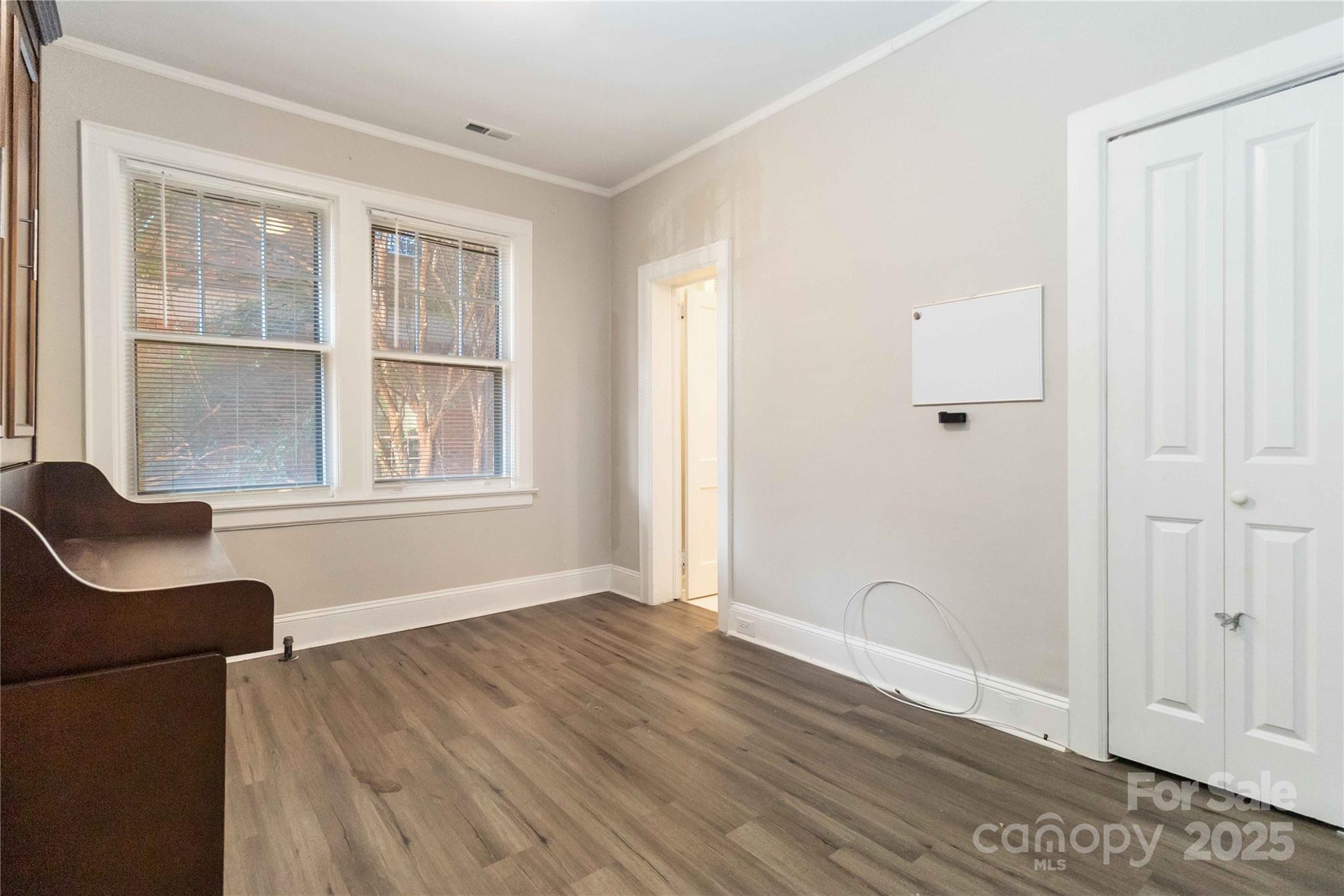 811 E Morehead - Residential