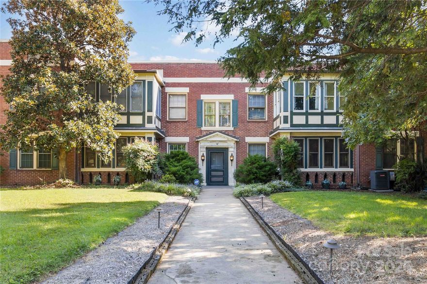 Experience the perfect blend of historic charm and modern updates in this Uptown Charlotte condo. Nestled within a beautifully preserved building, this home captures the character and timeless feel of Charlotte’s past while offering the conveniences of today. Renovated in 2022, the kitchen shines with white shaker cabinets, quartz countertops, a stylish backsplash, and stainless steel appliances. Light-filled living spaces highlight the building’s architectural character, creating a warm and inviting atmosphere. Step outside and enjoy being in the heart of Uptown, surrounded by the city’s vibrant energy, dining, shopping, and cultural destinations, all just minutes away. This is a rare opportunity to own a piece of Charlotte’s history without sacrificing modern style and comfort.

Virtual Tour - https://tours.snaphouss.com/811eastmoreheadstreetunit6charlottenc28202?b=0