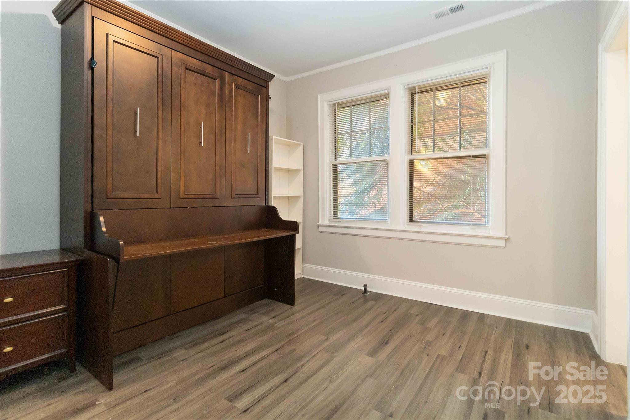 811 E Morehead - Residential