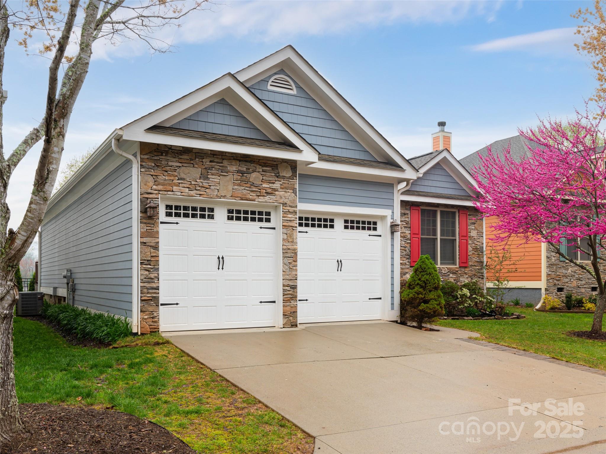 31 Dreambird Drive
