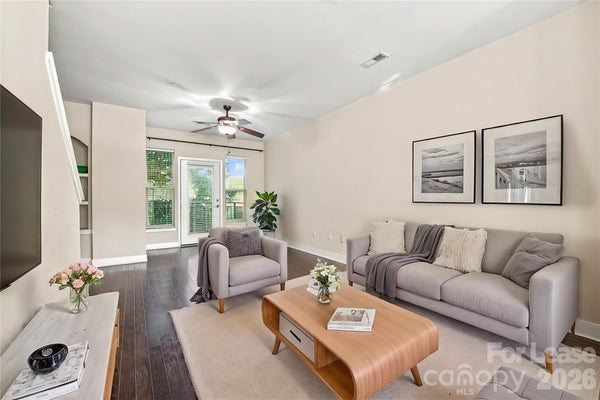 732 SEIGLE POINT DR, CHARLOTTE, NC 28204 - Image e8eeda6cde93e2d6389a2c878078cc10/2098463433