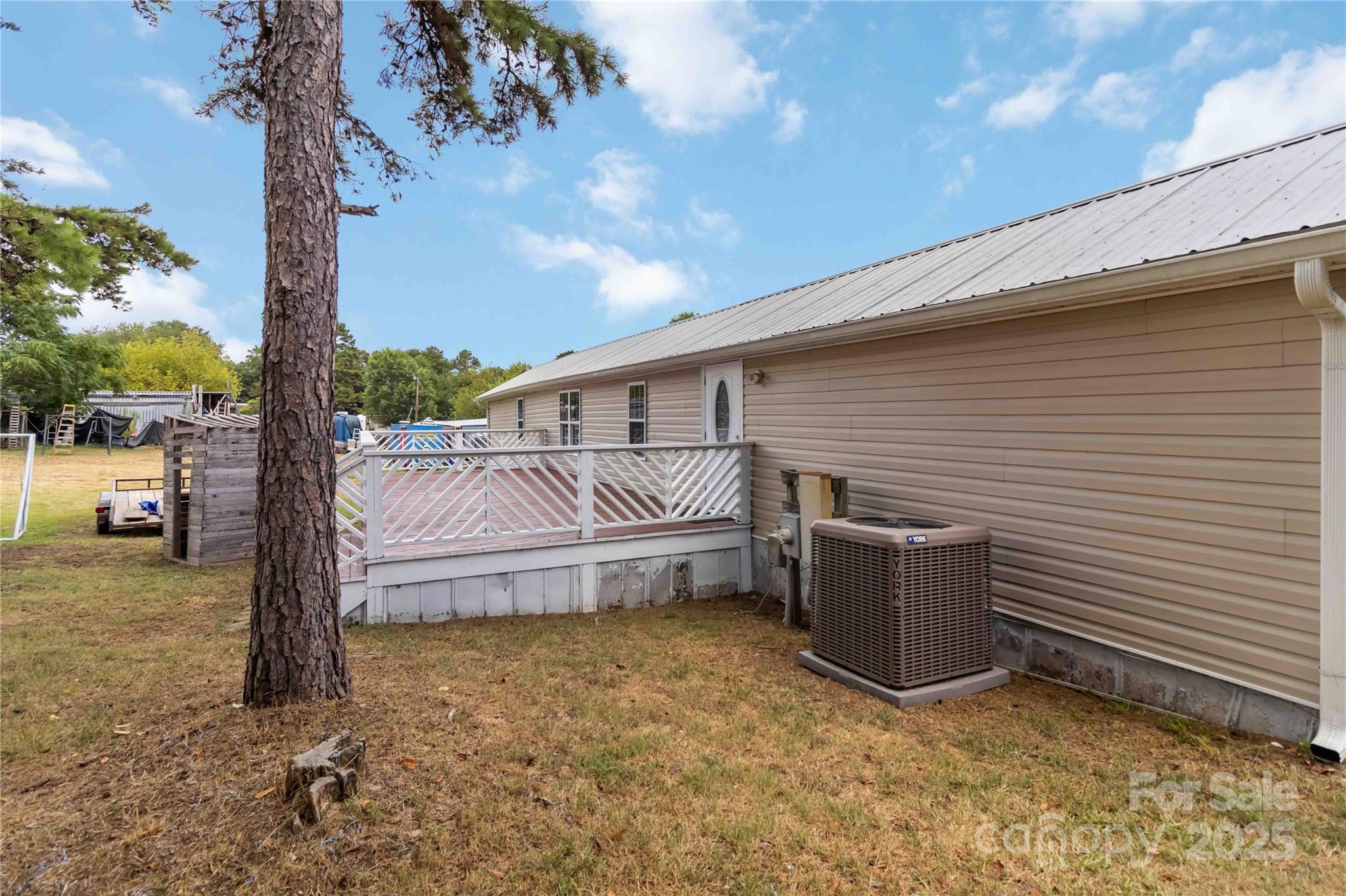 106 Cloverleaf Drive