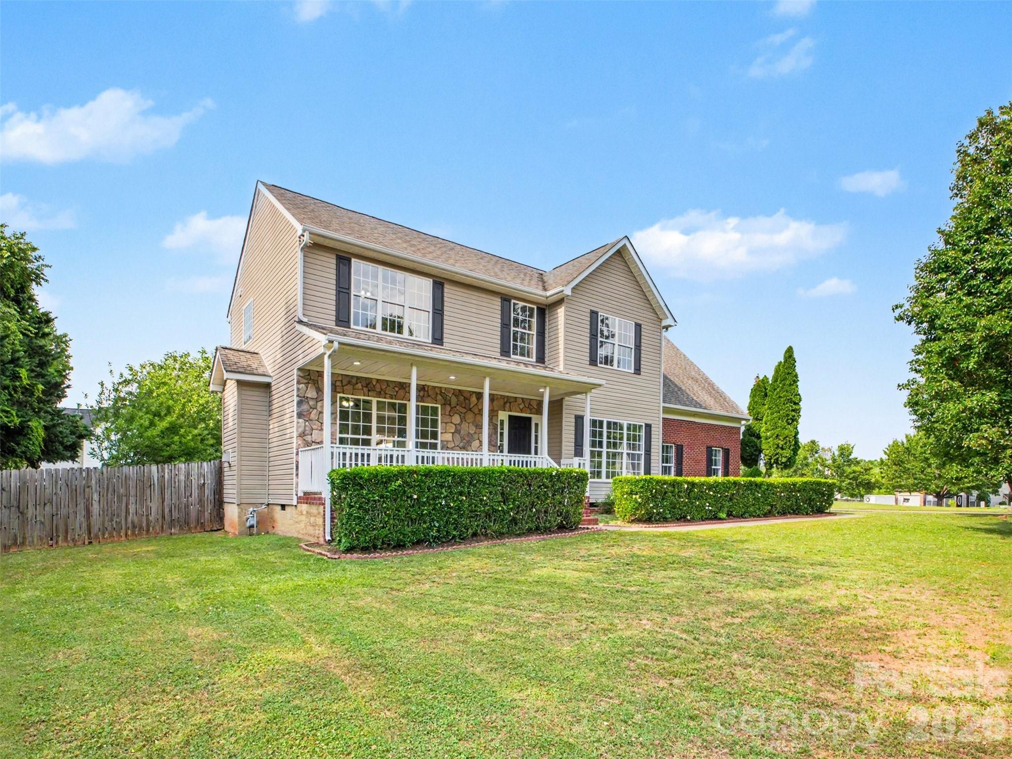 2715 Thornburg Court