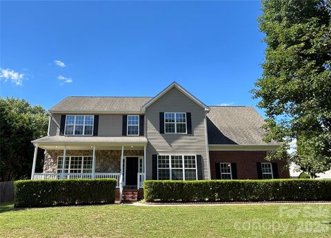 Photo of 2715 Thornburg Court, Monroe, NC 28110 (MLS # 4381195)