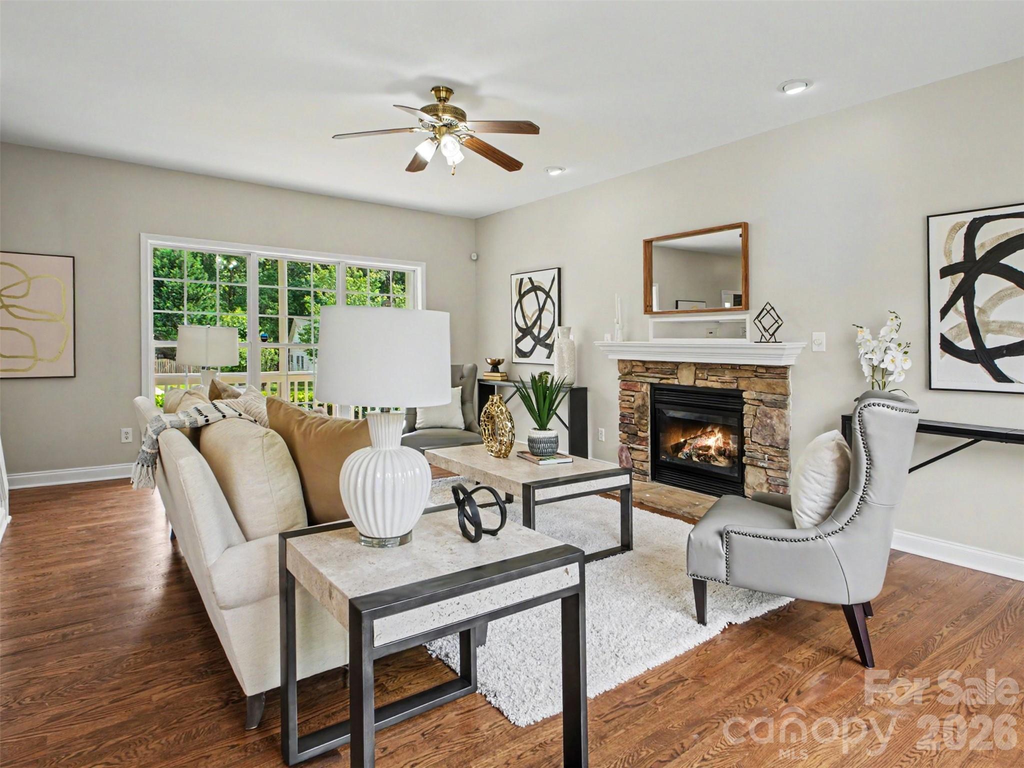 2715 Thornburg Court