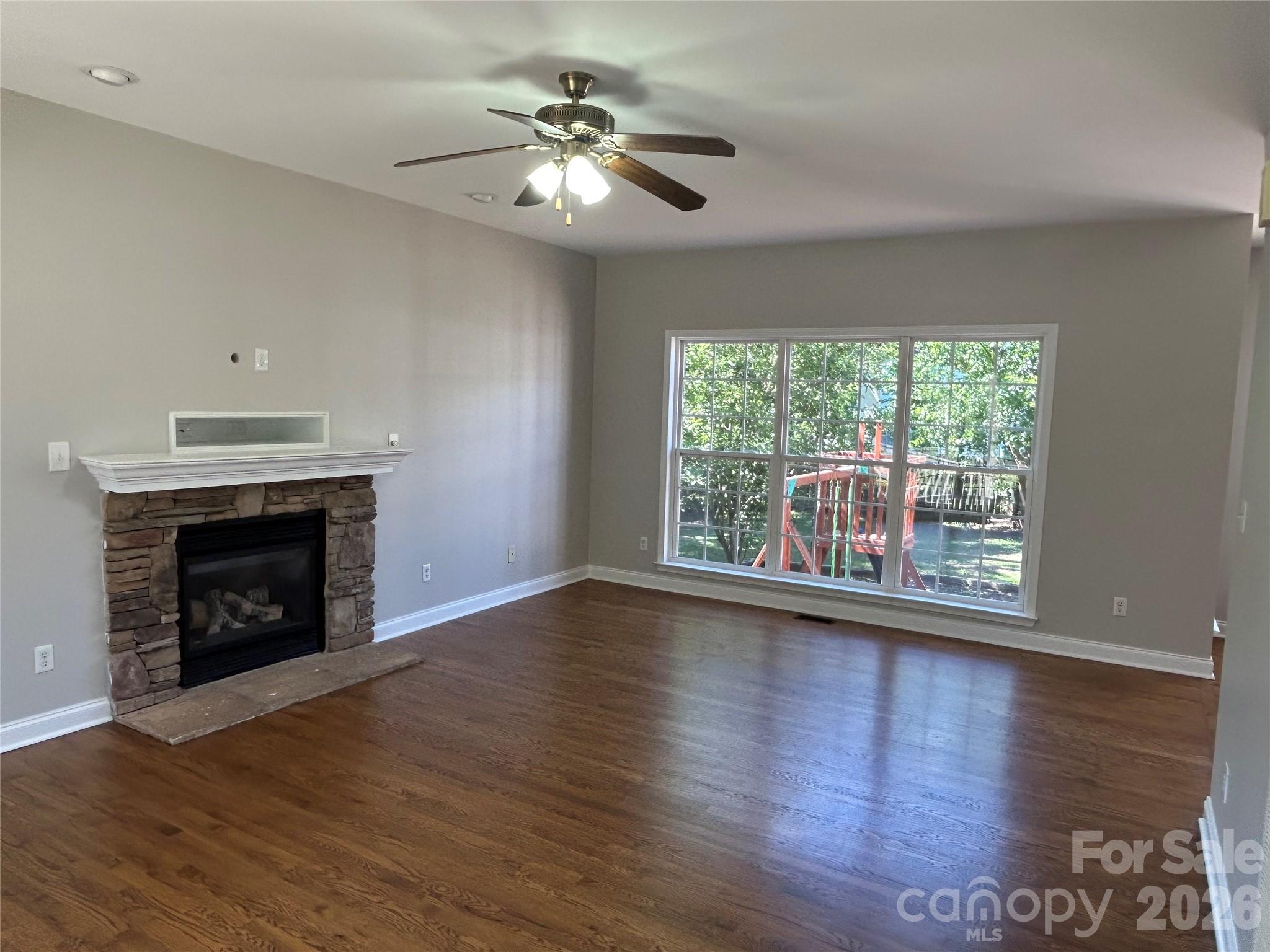 2715 Thornburg Court