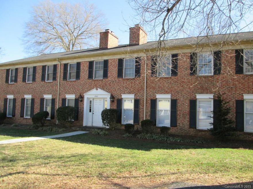 Spacious 3BR/2BA condo. Wonderful screened porch with walk in storage. Upstairs unit - all one level. Spacious master suite, tile backsplash, updates including newer appliances, 5 ceiling fans, HVAC and hot water heater