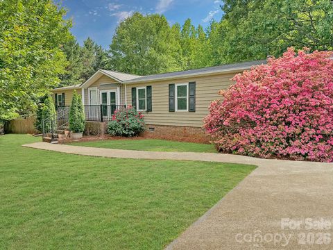 Photo of 715 Dallas Spencer Mountain Road, Dallas, NC 28034 (MLS # 4375074)