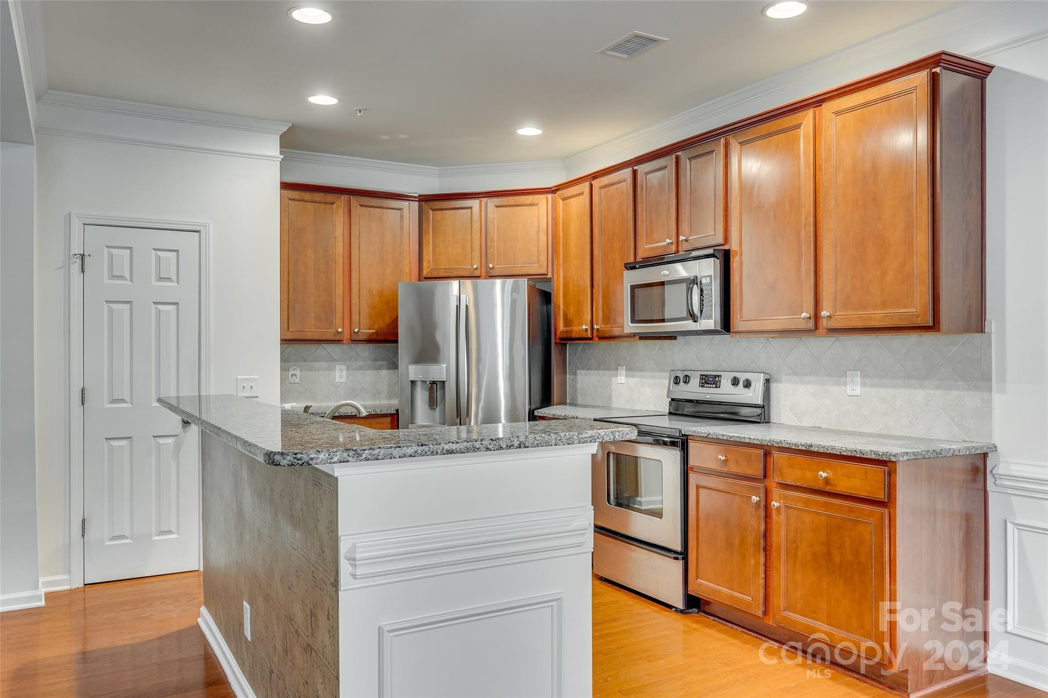 Lake Shore On Lake Wylie - Residential